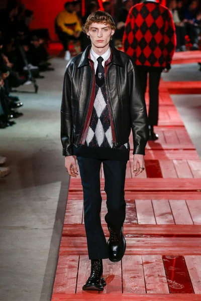 Look 8